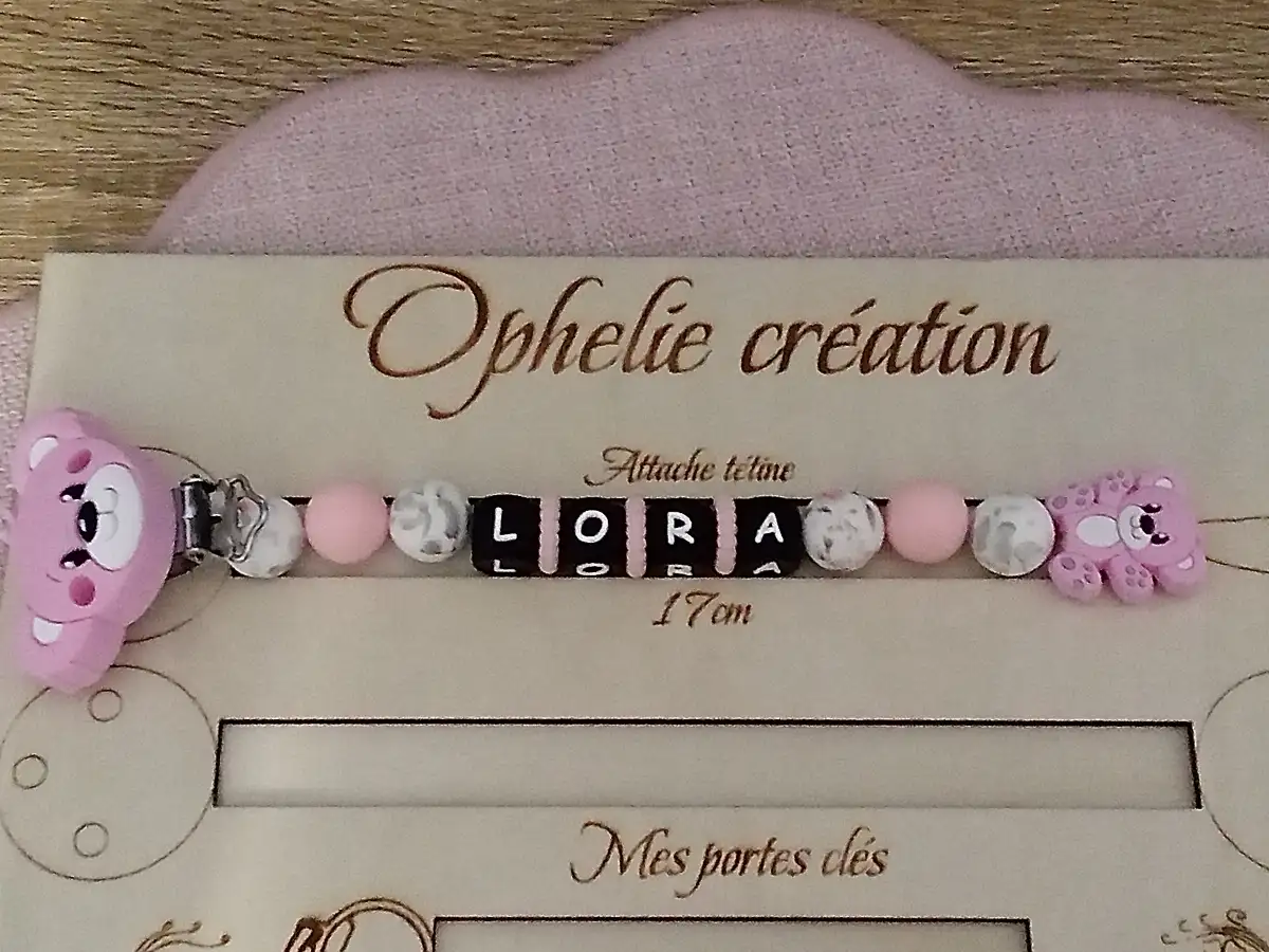 Attache tétine personnalisée
