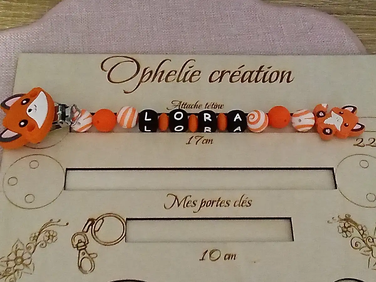 Attache tétine personnalisée